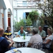 Foto 0100: Op het terras van het hotel (?)
