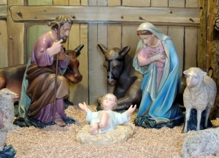 Interieur kerststal Willibrorduskerk