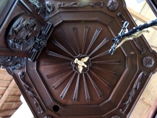 Klankbord preekstoel Willibrorduskerk