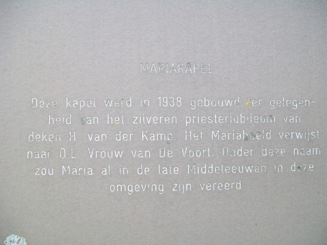 Gedenkplaat pastoor Van der Kamp